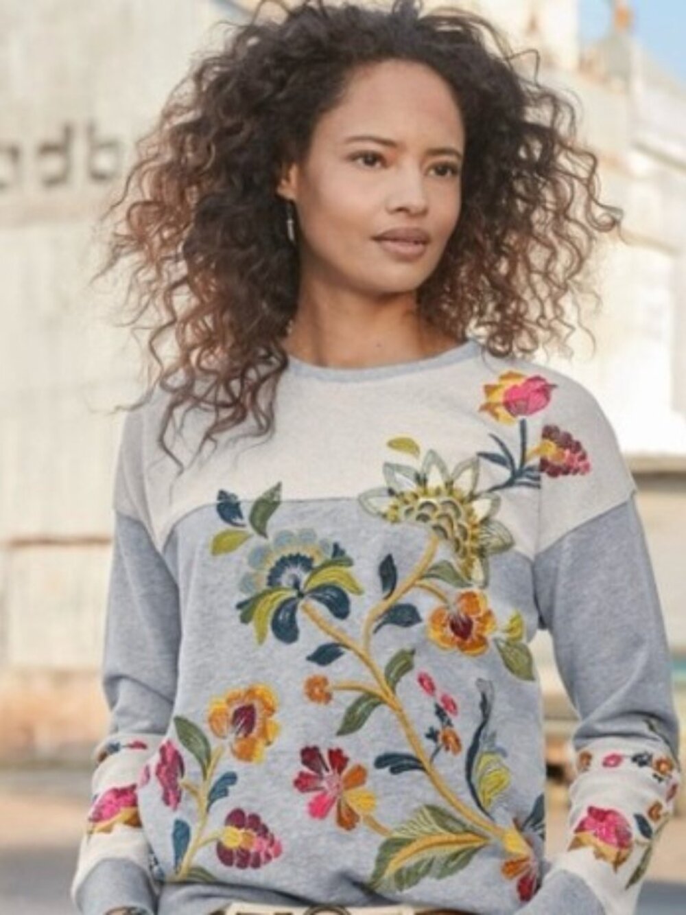 Nice sz L Johnny Was Vanessa Gray Floral Embroidered Relaxed Sweatshirt - Picture 1 of 8
